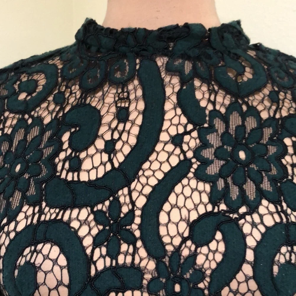 Anthropologie Sundays in Brooklyn Blouse Size Small Green Floral Lace